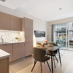 Central Apartment W Private Balcony In Oslo