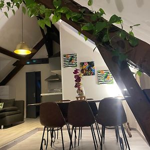 Appartement à 3 Chambres à Coucher