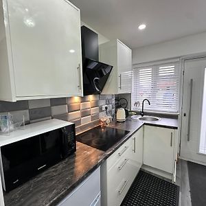 Private Mini Studio Room In Moseley