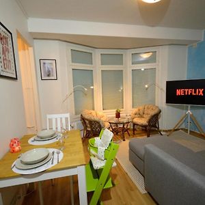 Appartement à 2 Chambres à Coucher