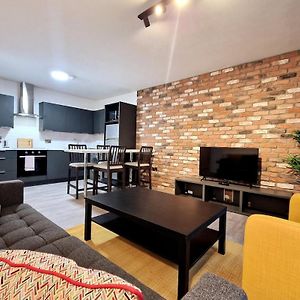 Appartement à 2 Chambres à Coucher