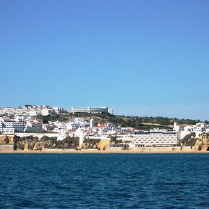 Villa Eber - Independent 1 & 2 Bedroom Apartments, Pool, Air Con, Fast Wi-Fi, Near Old Town Of Albufeira And Beaches