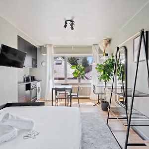 Studio Lit King-Size