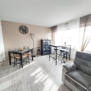 Appartement à 2 Chambres à Coucher