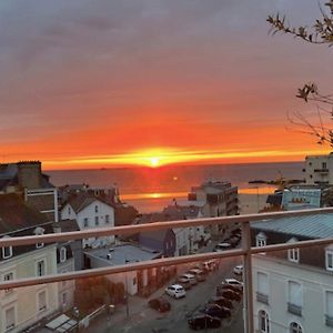 Bright Apt With Balcony Panoramic View