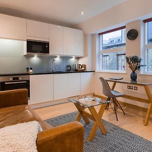 Barbican Serviced Apartments By Lovelystay