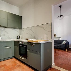 Appartement à 2 Chambres à Coucher
