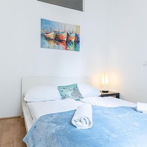 Appartement à 2 Chambres à Coucher