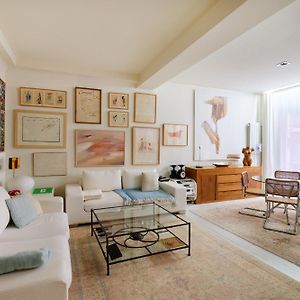 Curia 18 By Clabao
