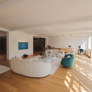 Appartement à 3 Chambres à Coucher