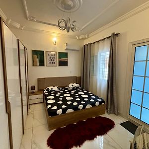 Appartement à 2 Chambres à Coucher