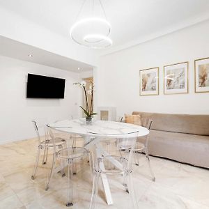 Central Apartment - 10 Min To Duomo