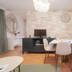 Appartement à 2 Chambres à Coucher