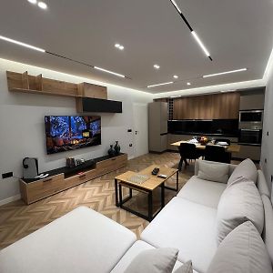 7 Floor Luxury Apartment Tirana
