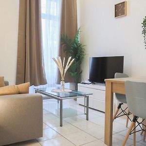 Appartement à 3 Chambres à Coucher
