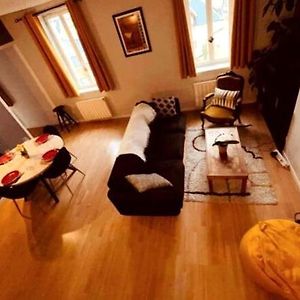 Appartement à 2 Chambres à Coucher