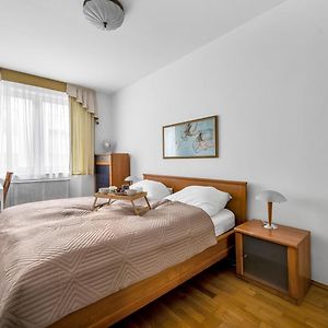 Appartement à 2 Chambres à Coucher