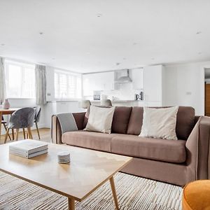 Appartement à 2 Chambres à Coucher