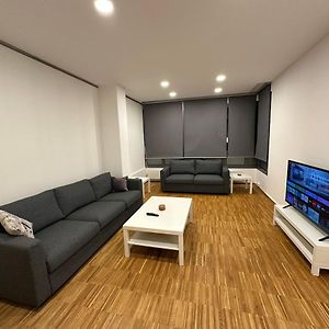 Appartement de Luxe à 2 Chambres à Coucher