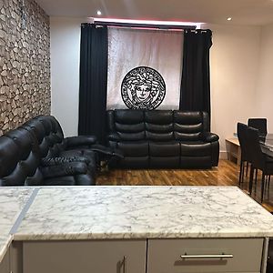 Perfect Stay Near Glasgow Town