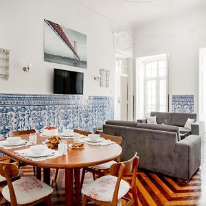 Appartement à 3 Chambres à Coucher