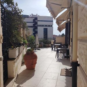 Domus Aurea B&B And Suites