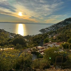 Villa avec piscine et magnifique vue mer