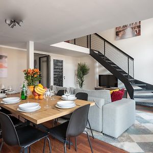 Spacious Apartments Near Karlin Square