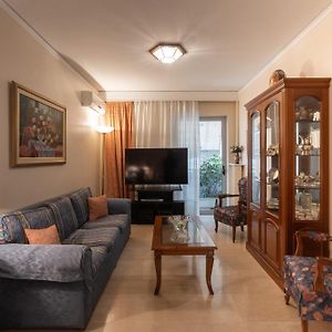 Large Central Apartment 5 Minutes To Thissio Metro & Acropolis