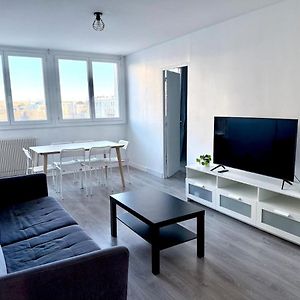 Appartement à 3 Chambres à Coucher