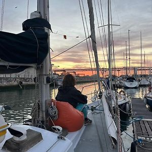 Cozy Lisbon Marina Sleepaboard - Sail Away