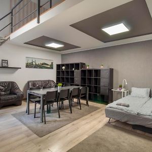Appartement à 3 Chambres à Coucher