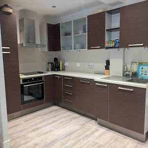 Appartement à 2 Chambres à Coucher