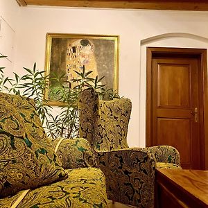 Prague Romantic Apartment Near Charles Bridge