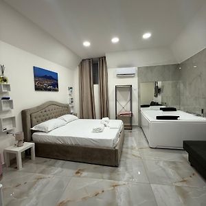 Valentino Suite 36