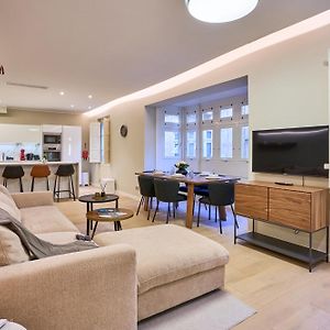 Appartement à 2 Chambres à Coucher