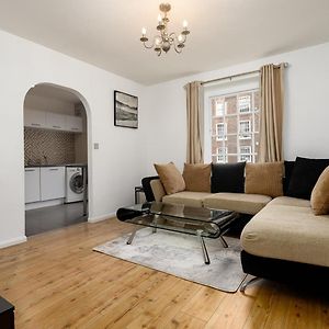 Appartement à 2 Chambres à Coucher