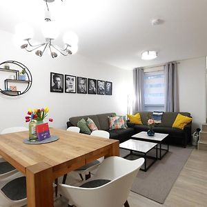 Appartement à 2 Chambres à Coucher