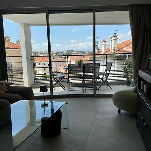 Appartement de Luxe à 2 Chambres à Coucher