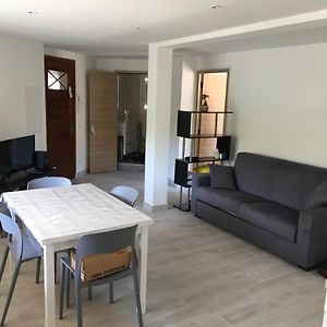 Appartement à 3 Chambres à Coucher