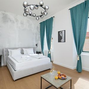 Tudisi Lux Suites By Dominium