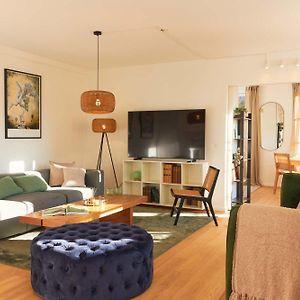Stunning 2 Bedroom Home On Nyhavn With Private Balcony