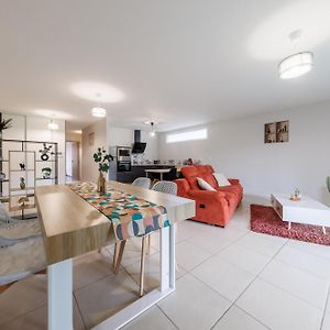 Appartement à 2 Chambres à Coucher