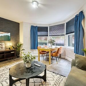 Appartement à 4 Chambres à Coucher