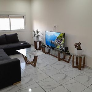 Appartement à 3 Chambres à Coucher