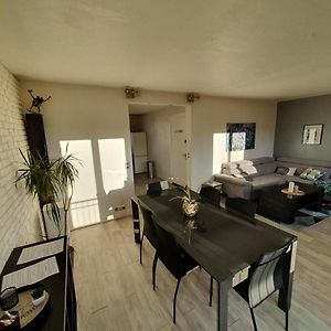 Appartement à 2 Chambres à Coucher