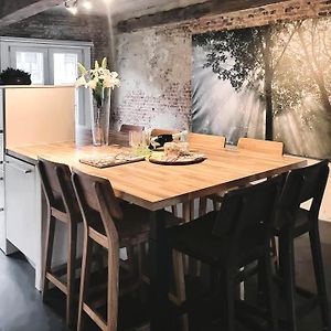 Appartement à 2 Chambres à Coucher