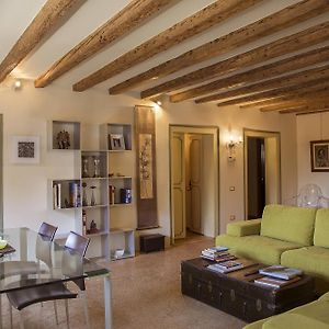Appartement de Luxe à 2 Chambres à Coucher