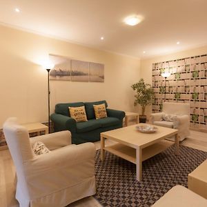 Appartement à 4 Chambres à Coucher