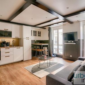 13 Luxury Flat eiffel design 2